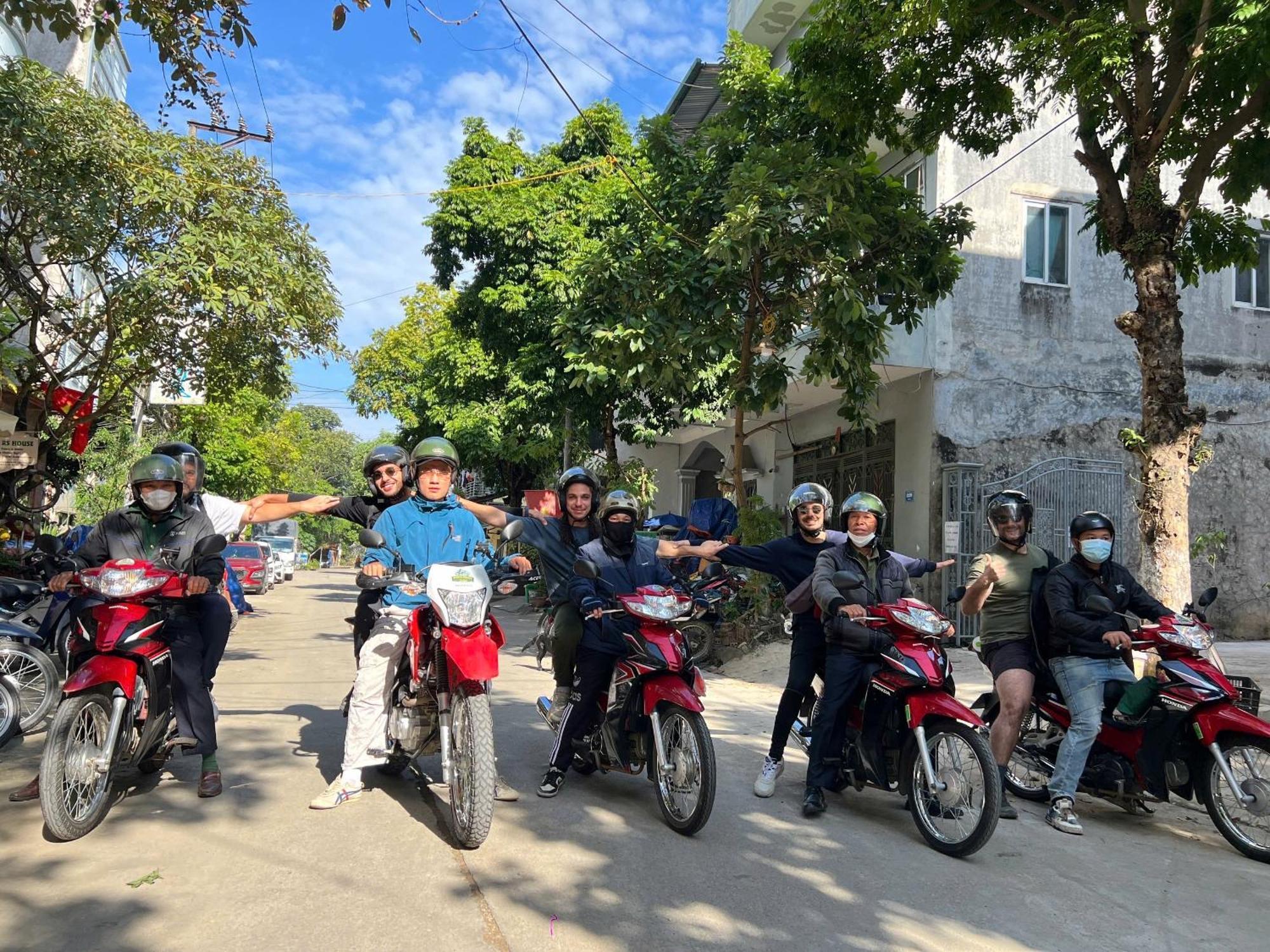 Green Riders House - Motorbike Rental & Tours 까오방 외부 사진